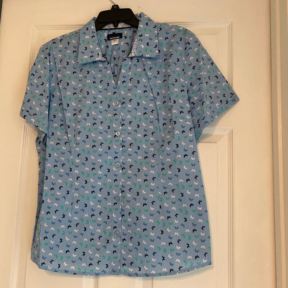 size XL, bust up to 44β inches, new condition, butterfly π¦ button down - Picture 8 of 14